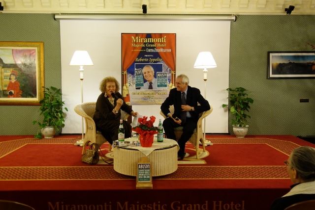 2015 02 26 04 Cortina Roberto Ippolito Abusivi Chiarelettere con Rosanna Raffaelle Ghedina