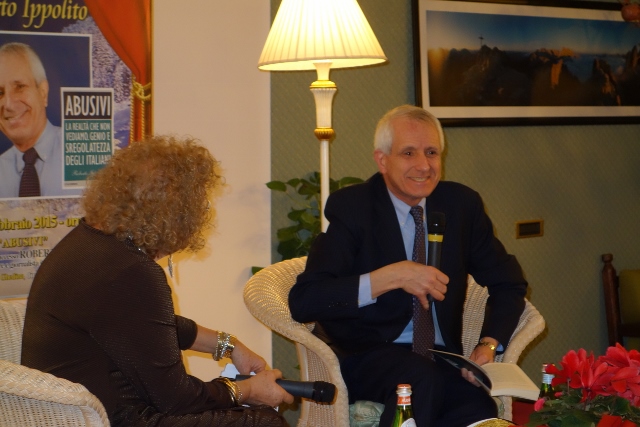 2015 02 26 05 Cortina Roberto Ippolito Abusivi Chiarelettere con Rosanna Raffaelle Ghedina