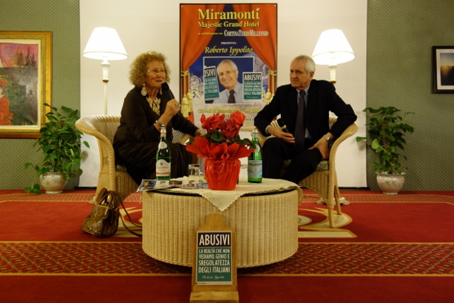 2015 02 26 06 Cortina Roberto Ippolito Abusivi Chiarelettere con Rosanna Raffaella Ghedina