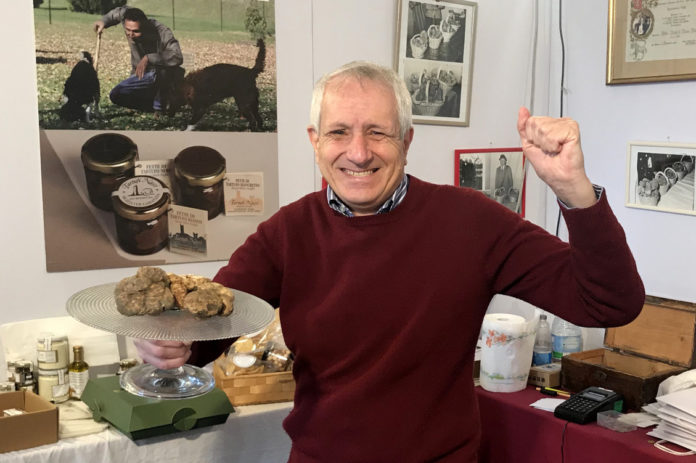 Roberto_Ippolito_alla_mostra_mercato_del_tartufo_bianco_di_San_Miniato_26_novembre_2017