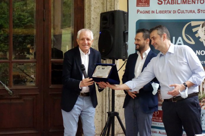 Cerimonia di consegna del Premio letterario Terme di Montecatini a Roberto Ippolito per “Delitto Neruda”, Chiarelettere