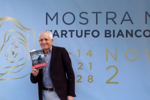 Roberto Ippolito presenta “Delitto Neruda”, Chiarelettere, alla 50ma Mostra mercato nazionale del tartufo bianco di San Miniato con Francesca Pinochi