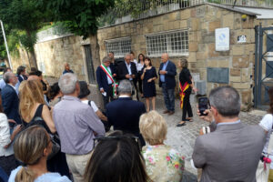 2022_09_15 (05) Cerimonia per la collocazione della targa fuori l’ultima casa di Pier Paolo Pasolini in Via Eufrate 9 a Roma, da sinistra Miguel Gotor, Francesco Rutelli, Tea Ranno, Carlo Felice Casula e Titti Di Salvo
