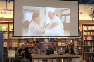 22 novembre 2022 Libreria Nuova Europa I Granai Roma, Roberto Ippolito, Edith Bruck autrice di "Sono Francesco" (La nave di Teseo), Noemi Di Segni e Francesca Romana de' Angelis
