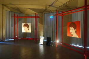 2023_03_04 (14) Vaccheria a Roma, Regina Schrecker nei due ritratti di Andy Warhol