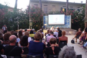 1 agosto 2023 Porto San Giorgio, Roberto Ippolito autore di 'Delitto Neruda' (Chiarelettere) e a sinistra Ricardo Madrid de la Barra