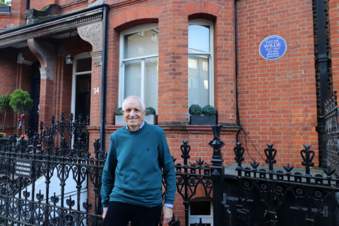 a 2024_10_16 (32) casa di Oscar Wilde 34 Tite Street Londra, Roberto Ippolito Roberto Ippolito all’House Beautiful, abitata da Oscar Wilde e da Constance dopo il matrimonio, a Tite Street (civico diventato 34) a Londra