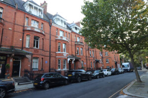 The House Beautiful, abitata da Oscar Wilde e da Constance dopo il matrimonio, a Tite Street (civico diventato 34)
