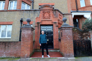 Roberto Ippolito alla Keats House, battezzata così da Oscar Wilde in omaggio al poeta John Keats e abitata prima del matrimonio nella stessa Tite Street dove visse con Constance