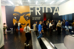 L’ingresso della mostra della Tate Modern “Frida: The Making Of An Icon”